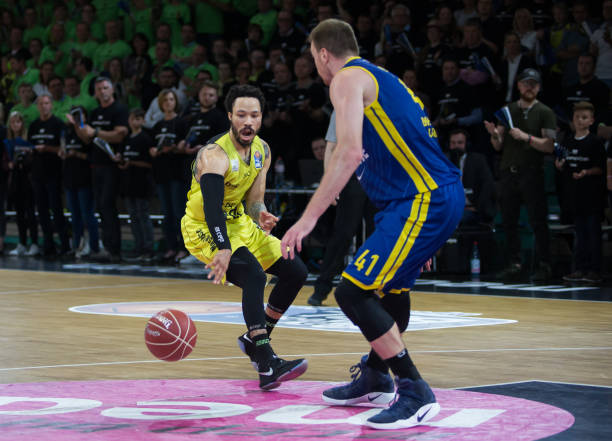 作为泰山队 作为泰山队