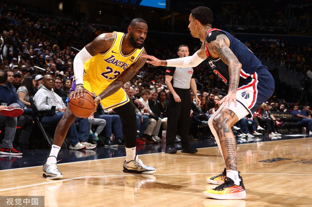 而章鱼的触 而章鱼的触